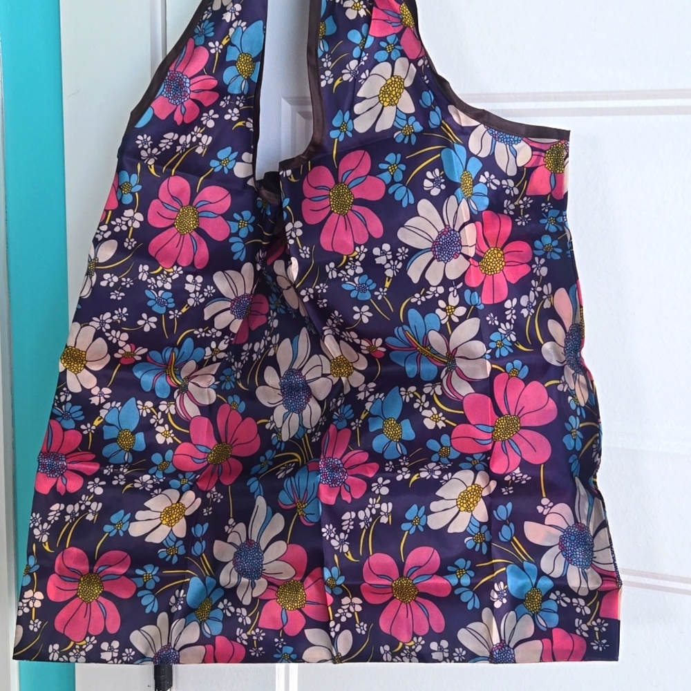 Purple floral print tote w interior pocket NWOT New without tags reusable Bag